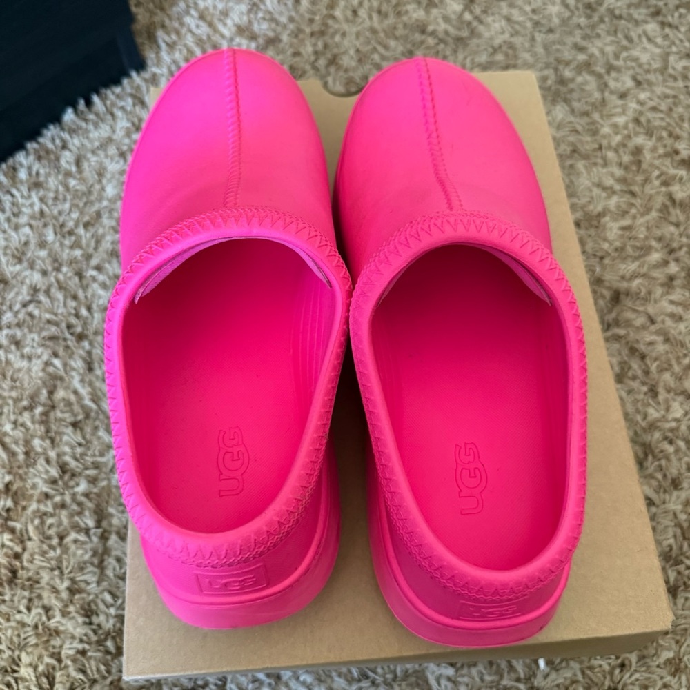 UGG Tasman Bright Pink Mules - Picture 4 of 8